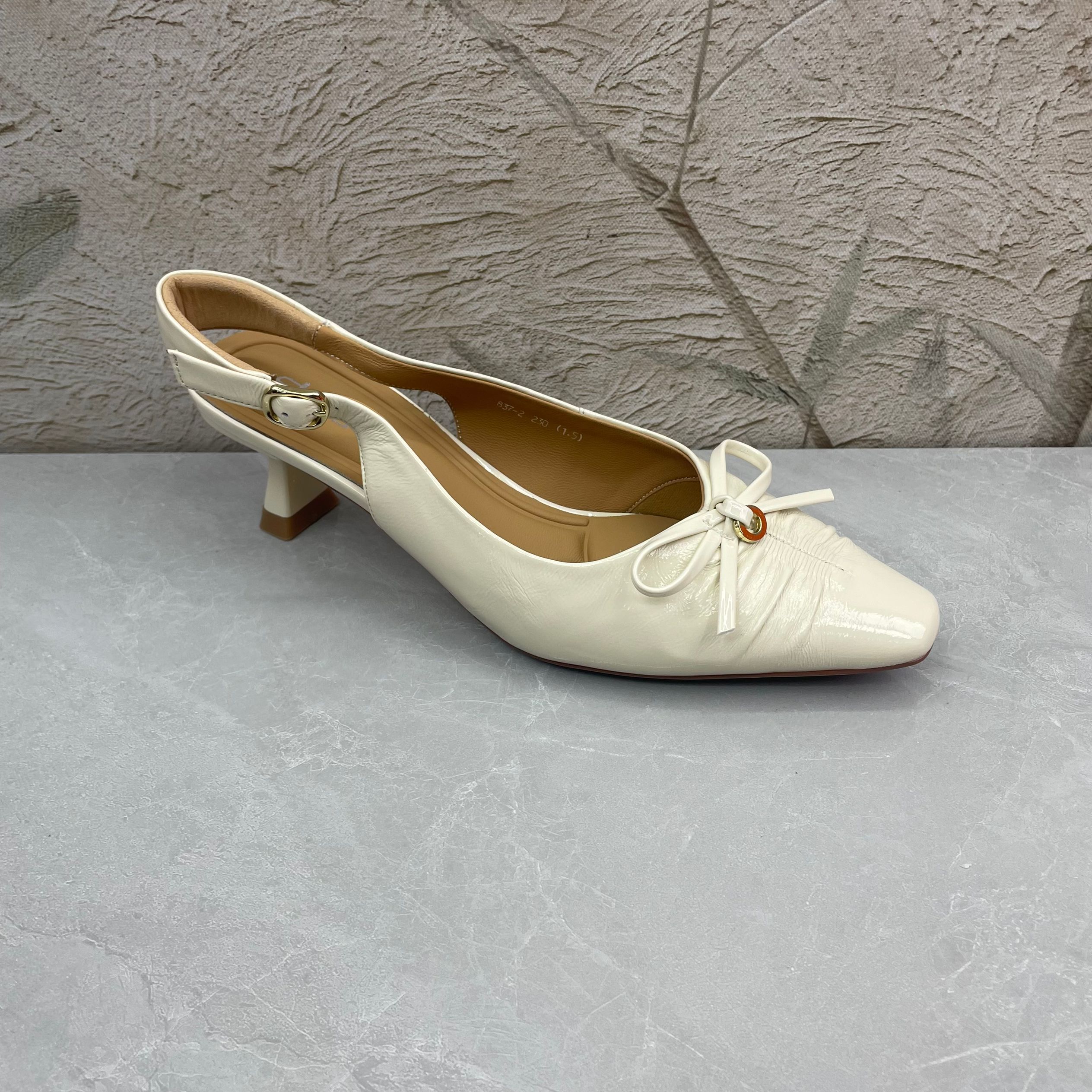 凉鞋女 (羊皮)837-2