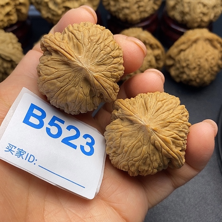 核桃泥鳅背3.9， 0000