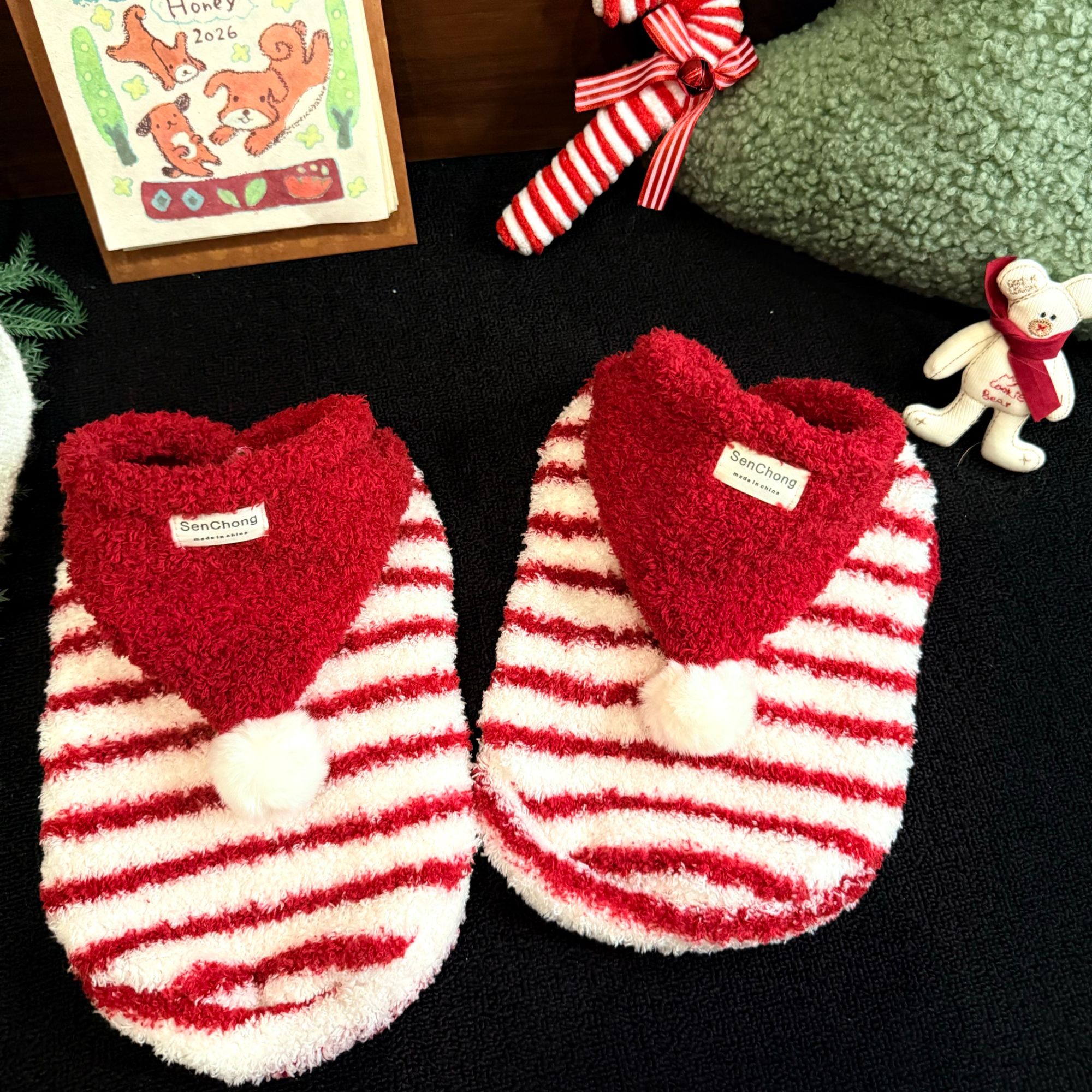 秋冬新款小红帽绒绒衣圣诞新年宠物小型犬棉衣狗狗猫咪冬季拜年服