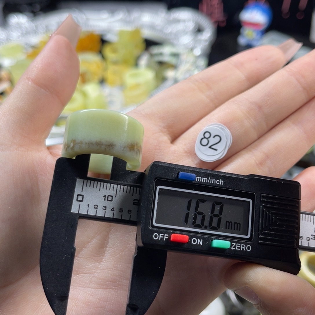 蛇纹石玉未镶嵌戒指