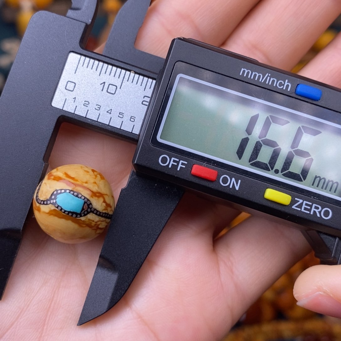 蜜蜡裸石未镶嵌蜜蜡