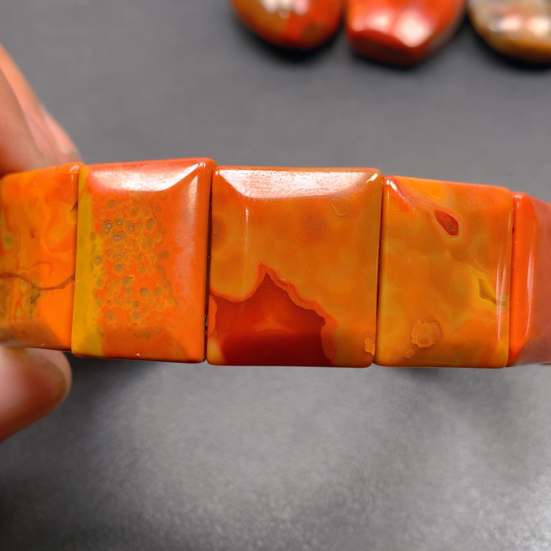 玛瑙/玉髓颈饰未镶嵌運***?