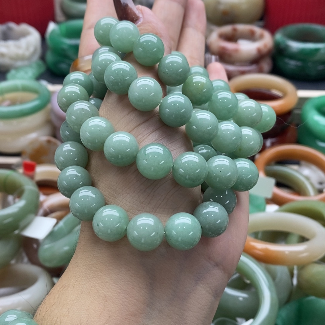 石英岩玉未镶嵌手镯