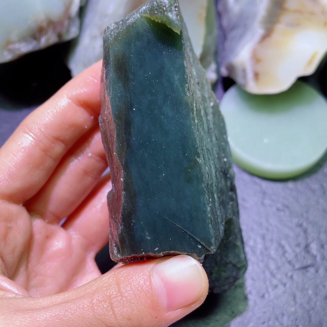 和田玉未镶嵌珠宝半成品