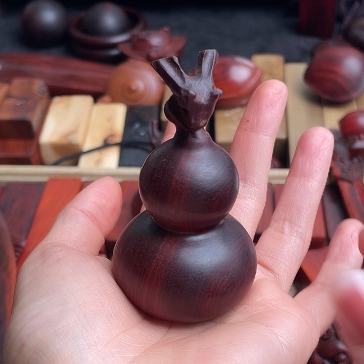 文***儿木质类印度小叶紫檀葫芦手把件