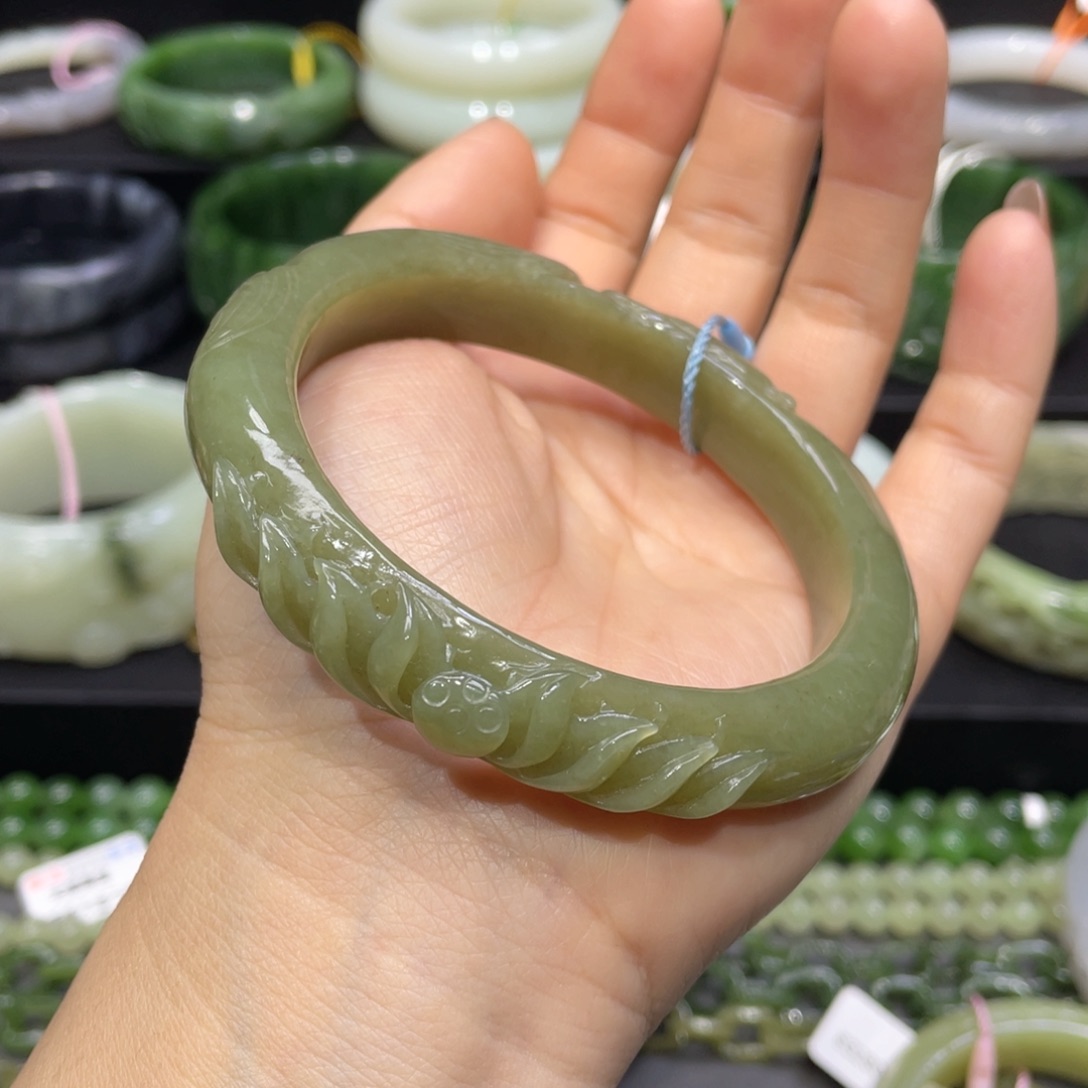 和田玉手镯61+圈口 编号1未镶嵌