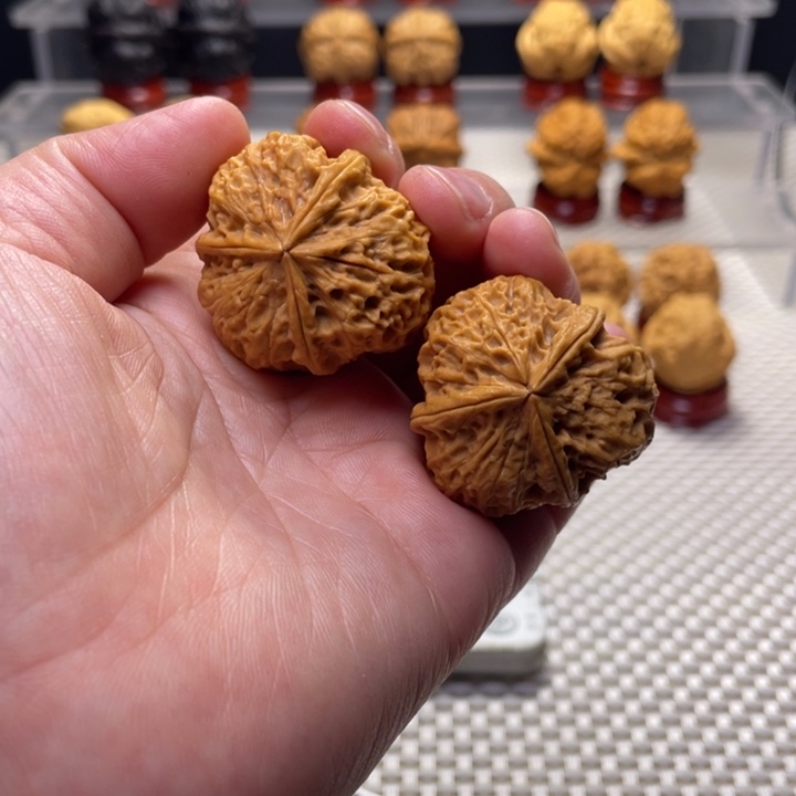 文玩核桃把件9三棱