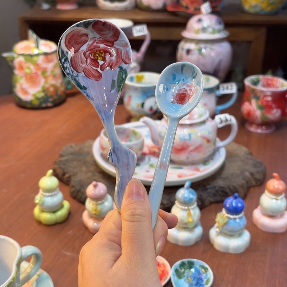 美***士摆件景德镇手绘高温釉下彩陶瓷茶具