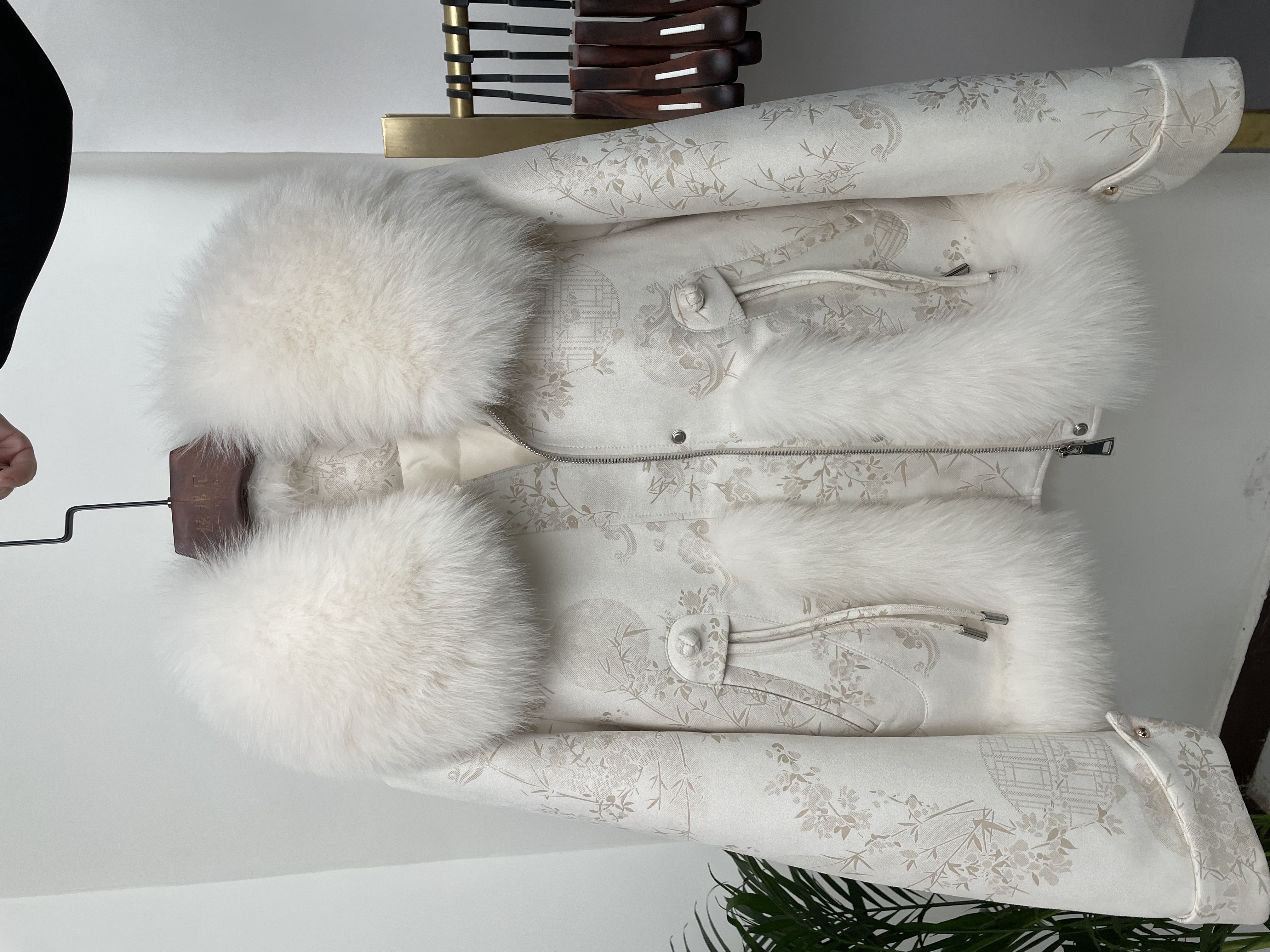 25款海宁国风狐狸毛领羽绒羽绒服短款内胆