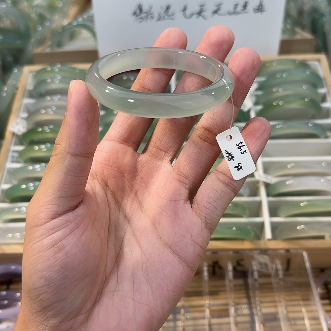 玛瑙/玉髓未镶嵌手镯圈口56.5