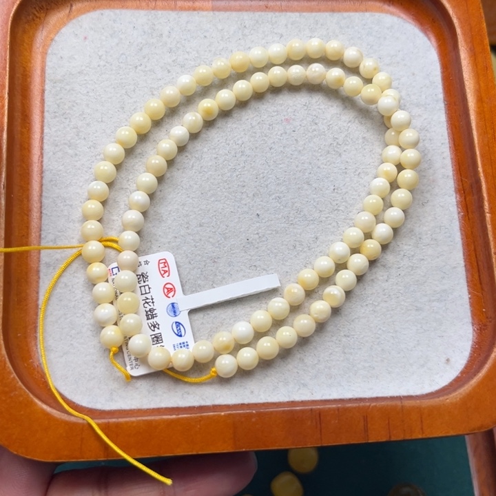 琥珀未镶嵌珠宝奇石M168号4.6+白蜡多圈