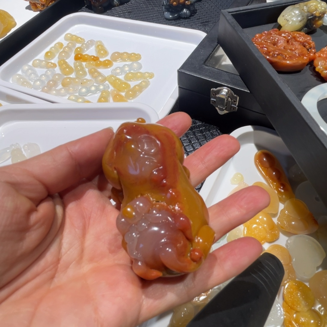 石英质玉（黄龙玉）未镶嵌吊坠(不含链)