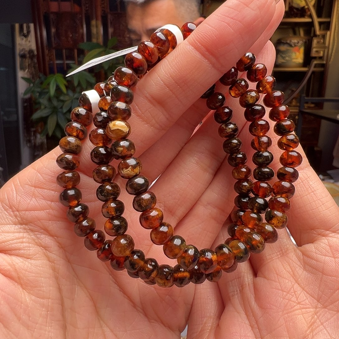 琥珀未镶嵌裸石抚顺琥珀10598六多样性发其一