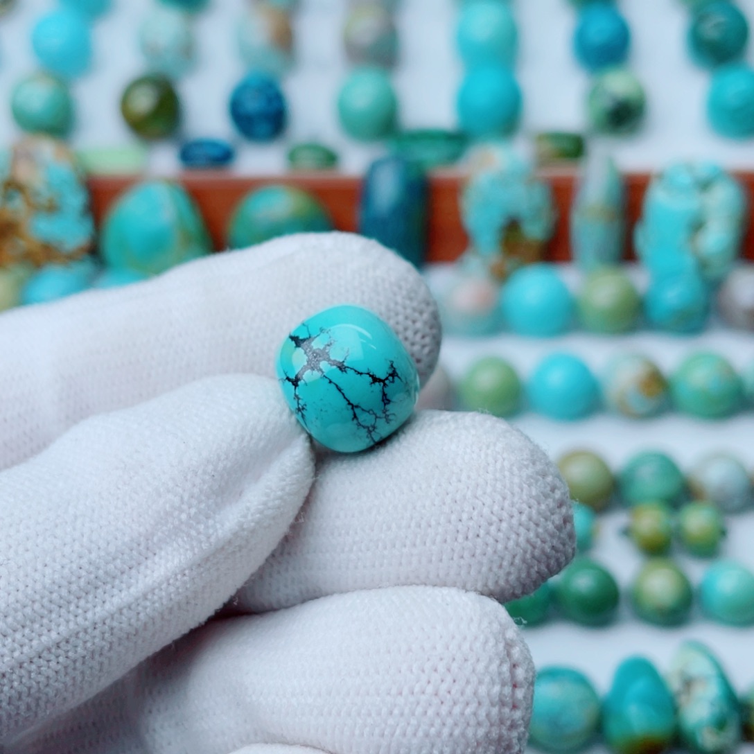 未镶嵌绿松石珠宝奇石