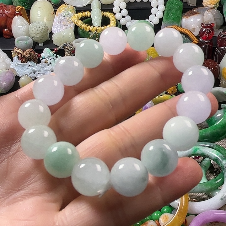 翡翠未镶嵌颈饰翡翠未镶嵌颈饰