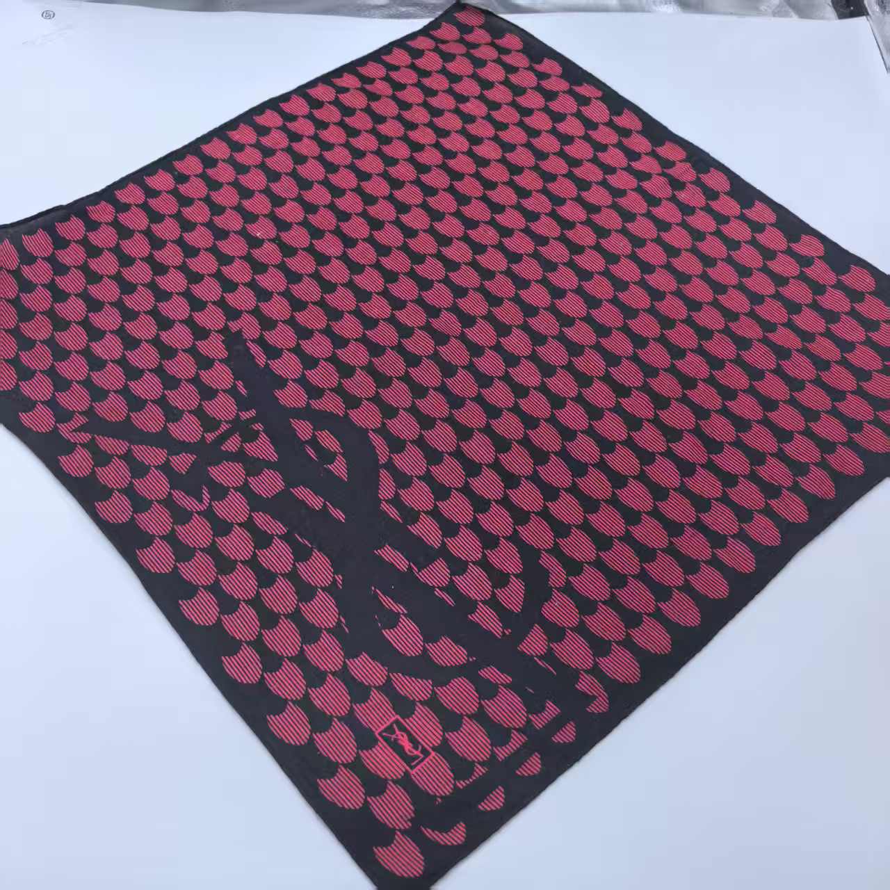 95新 YSL/圣罗兰 海囤/圣罗兰/丝巾/yy14099