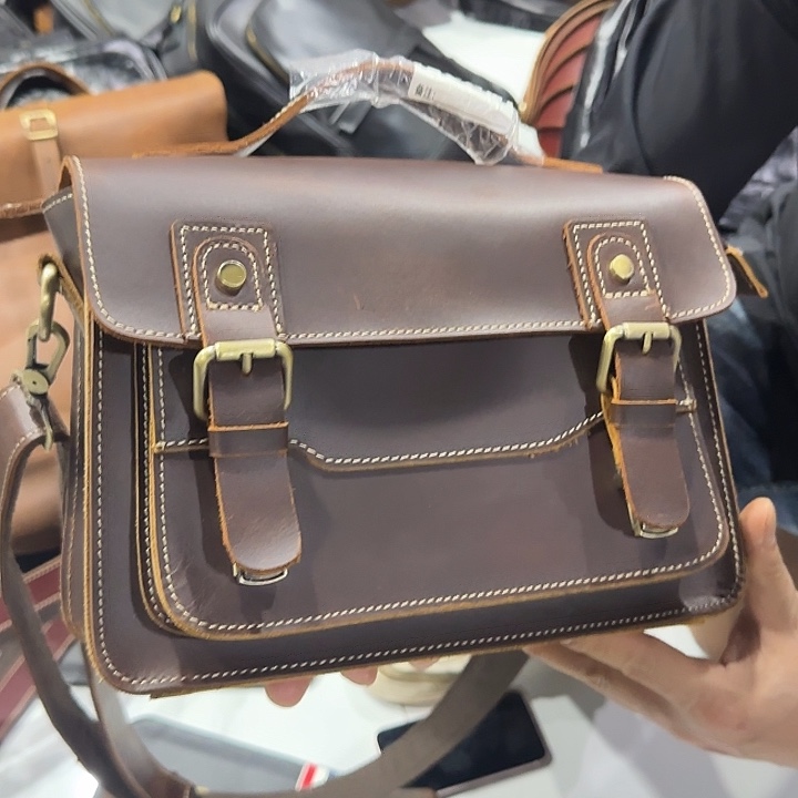 小牛皮（革）牛皮（革）头层牛皮159