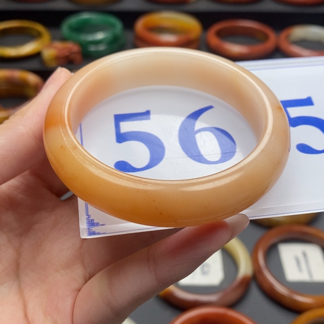 石英质玉（黄龙玉）手镯未镶嵌