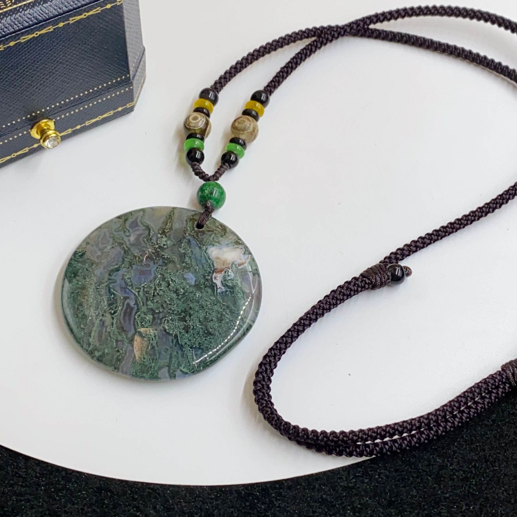 4221   墨绿色圆盘吊坠多样性发货