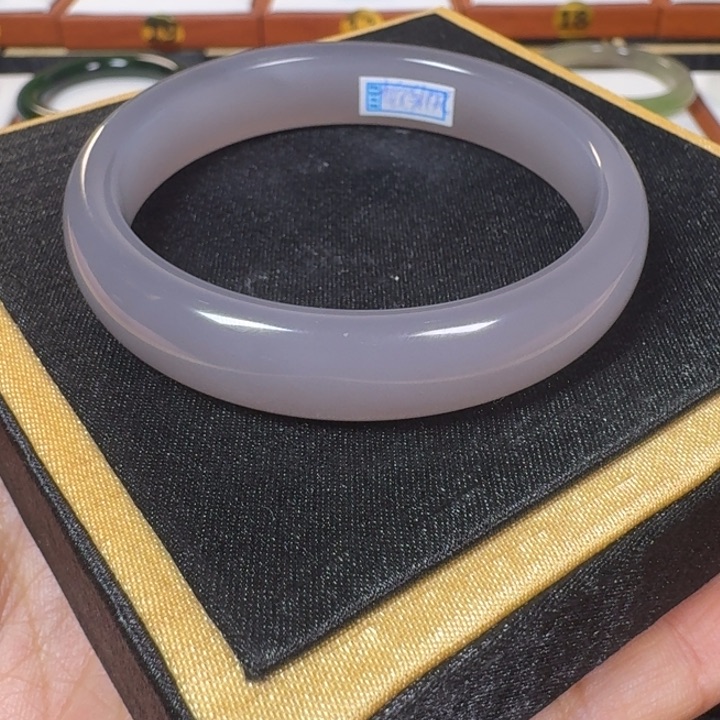 和田玉手镯未镶嵌拍前请仔细阅读购买协议