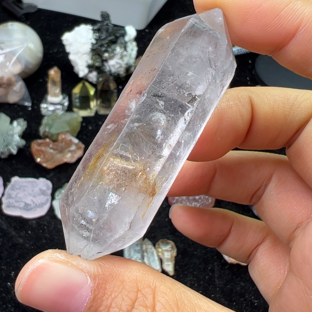 芳***师石材闪灵手握精品