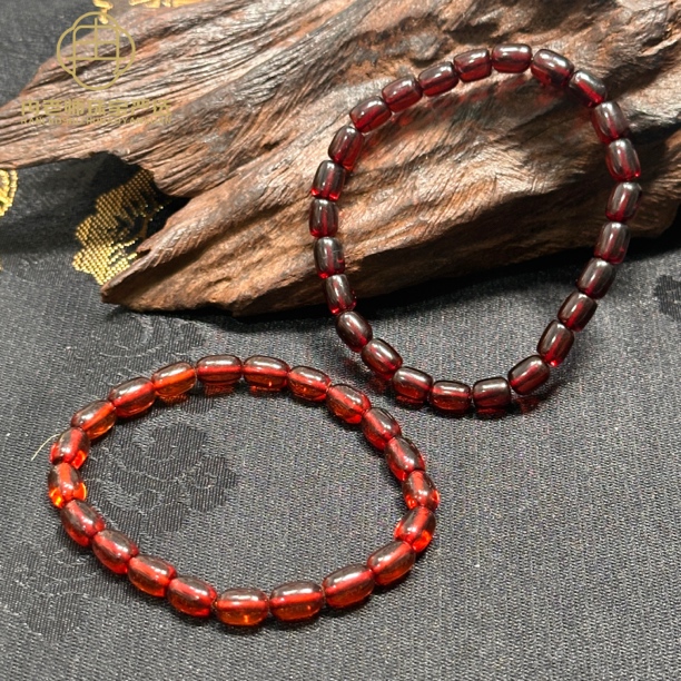 R8天然琥珀血珀手串5mm+多样性发其一