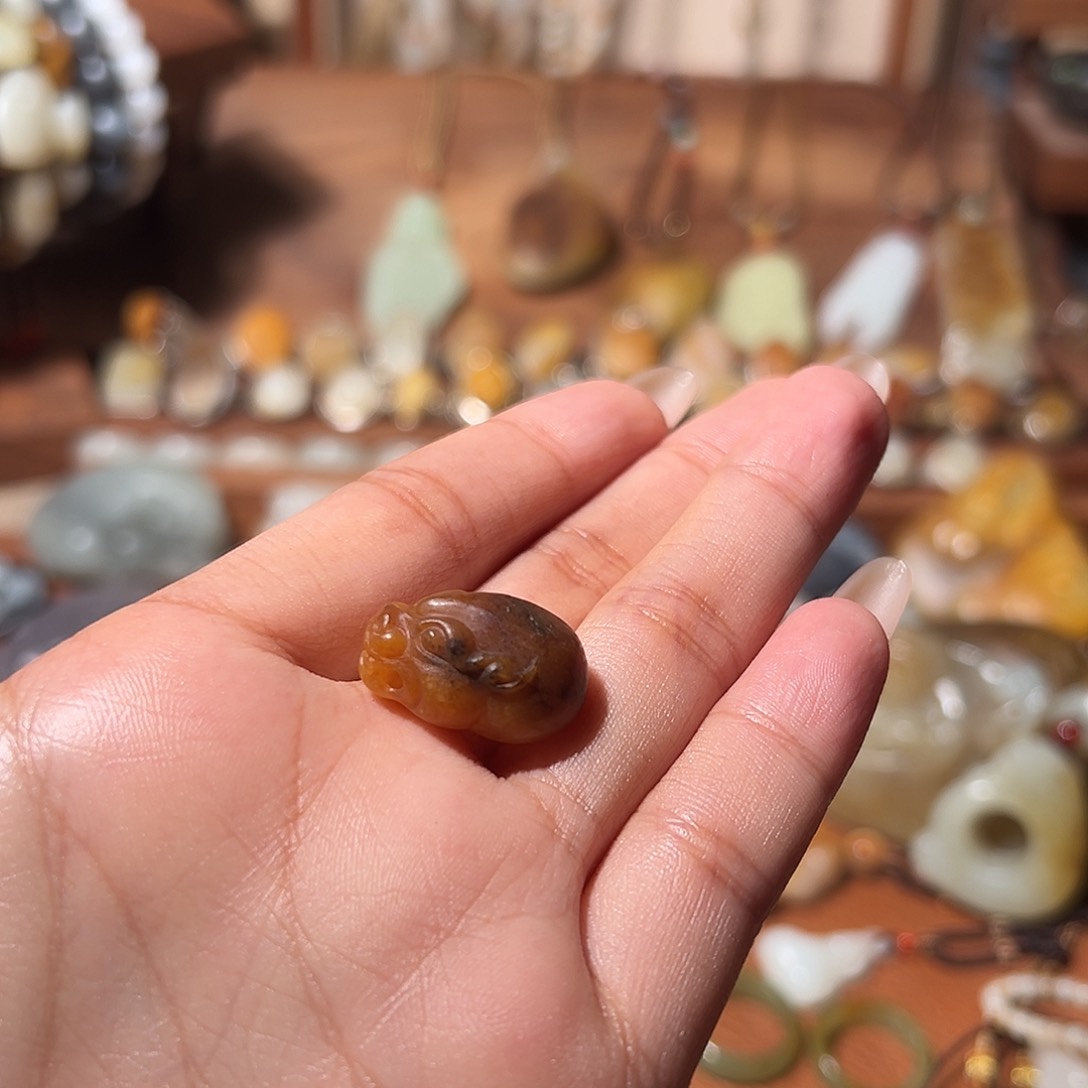 和田玉颈饰未镶嵌