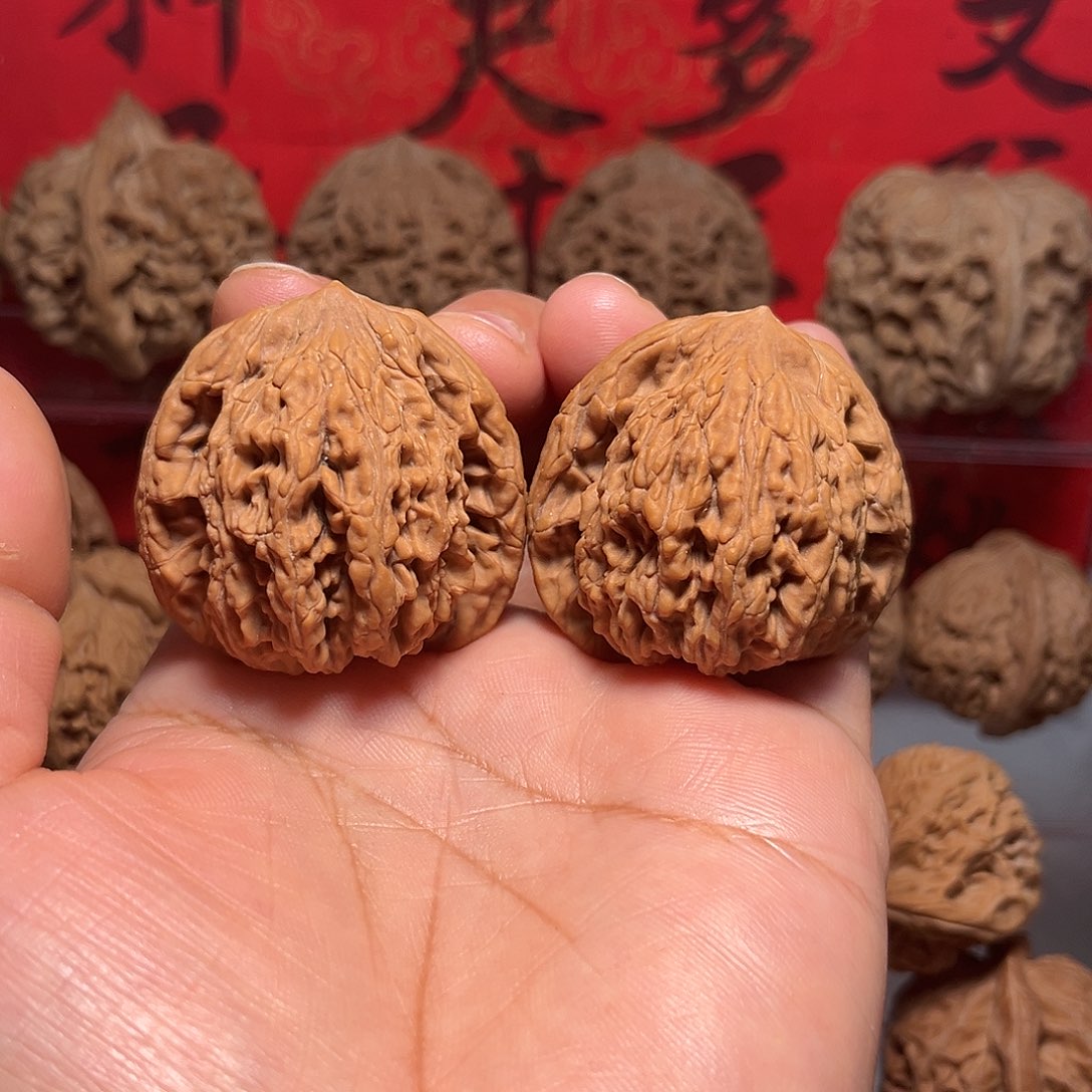 文玩核桃吊坠4.0尺麦穗虎头