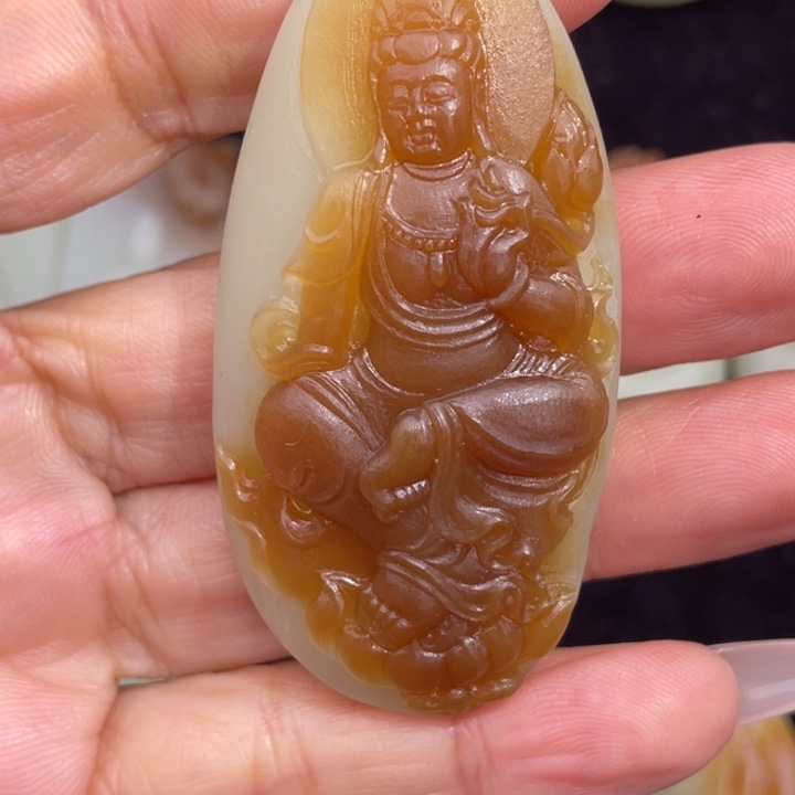 和田玉（糖玉）未镶嵌颈饰