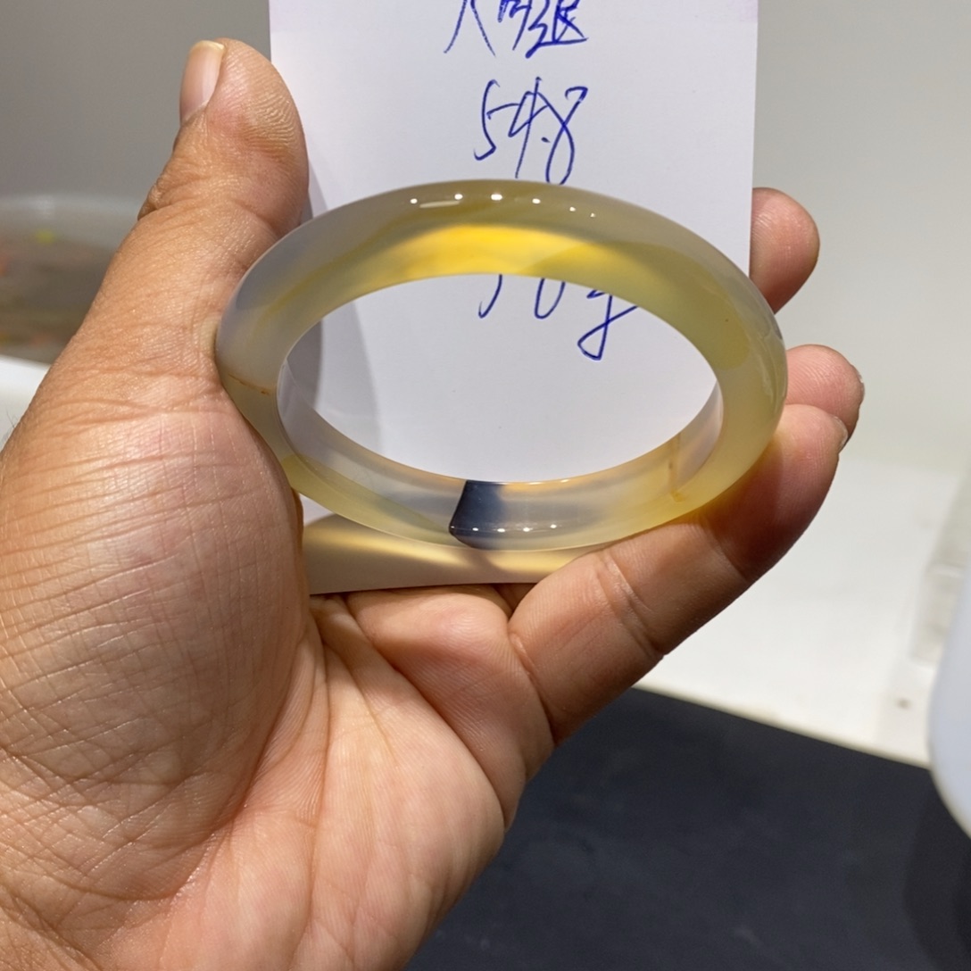 你***哦玛瑙/玉髓未镶嵌手镯