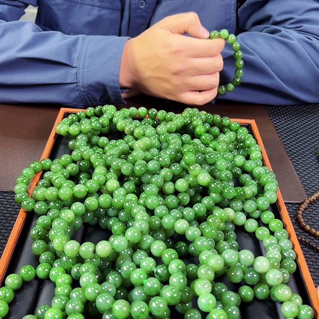 和田玉（碧玉）未镶嵌手链卡12发其一