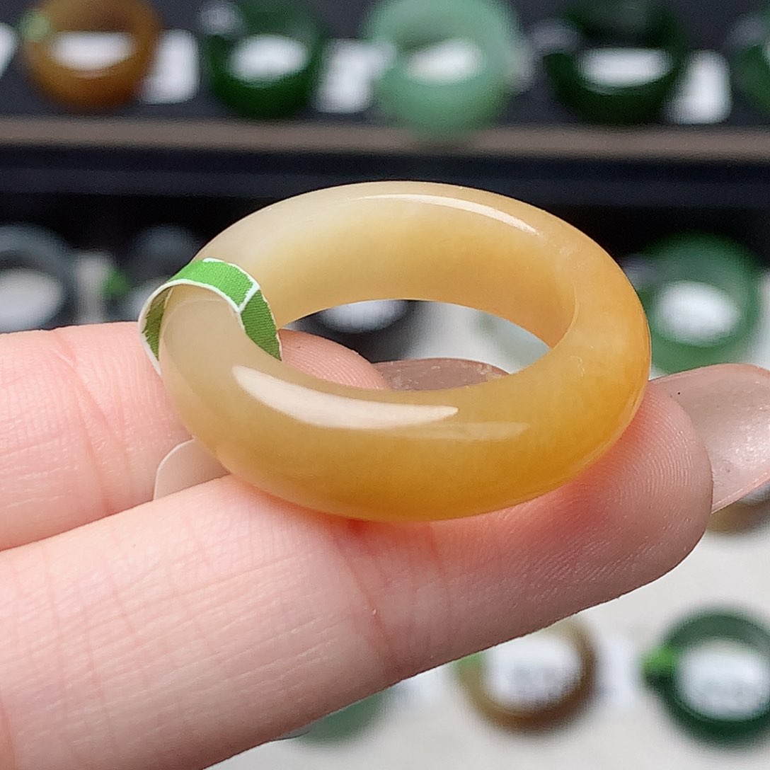 未镶嵌戒指和田玉