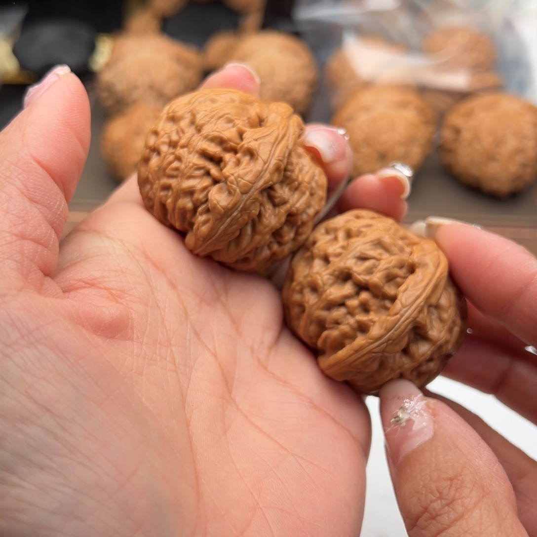 文玩核桃把件红锦鲤42