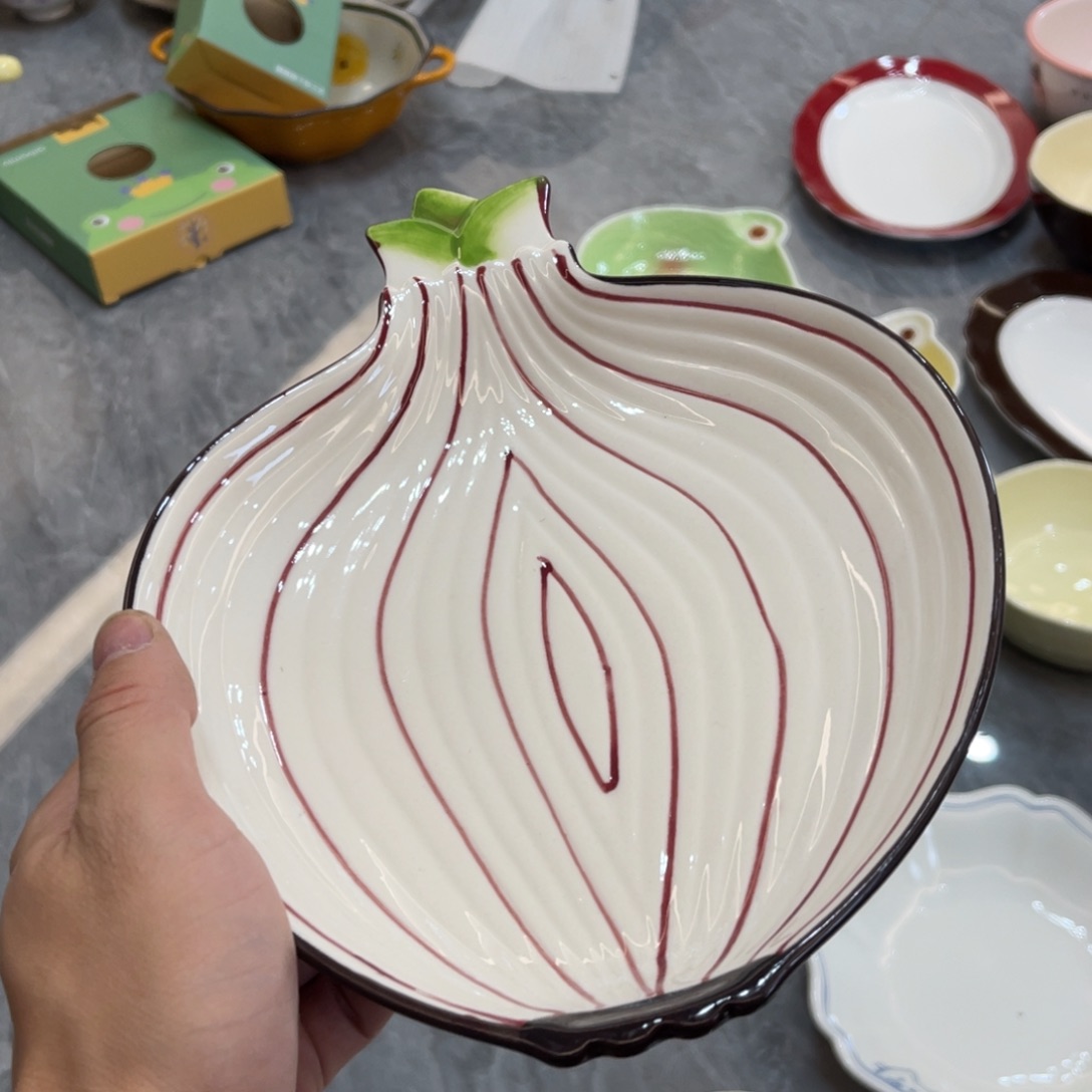 陶瓷微瑕餐具介意勿拍，满18飞！