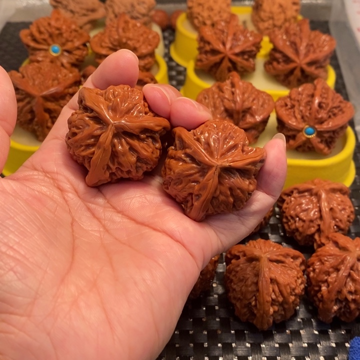 文玩核桃吊坠宫灯正奔～