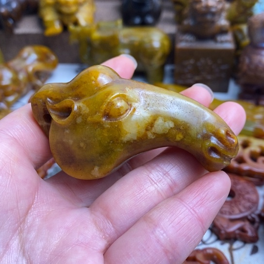 蛇纹石玉未镶嵌颈饰50