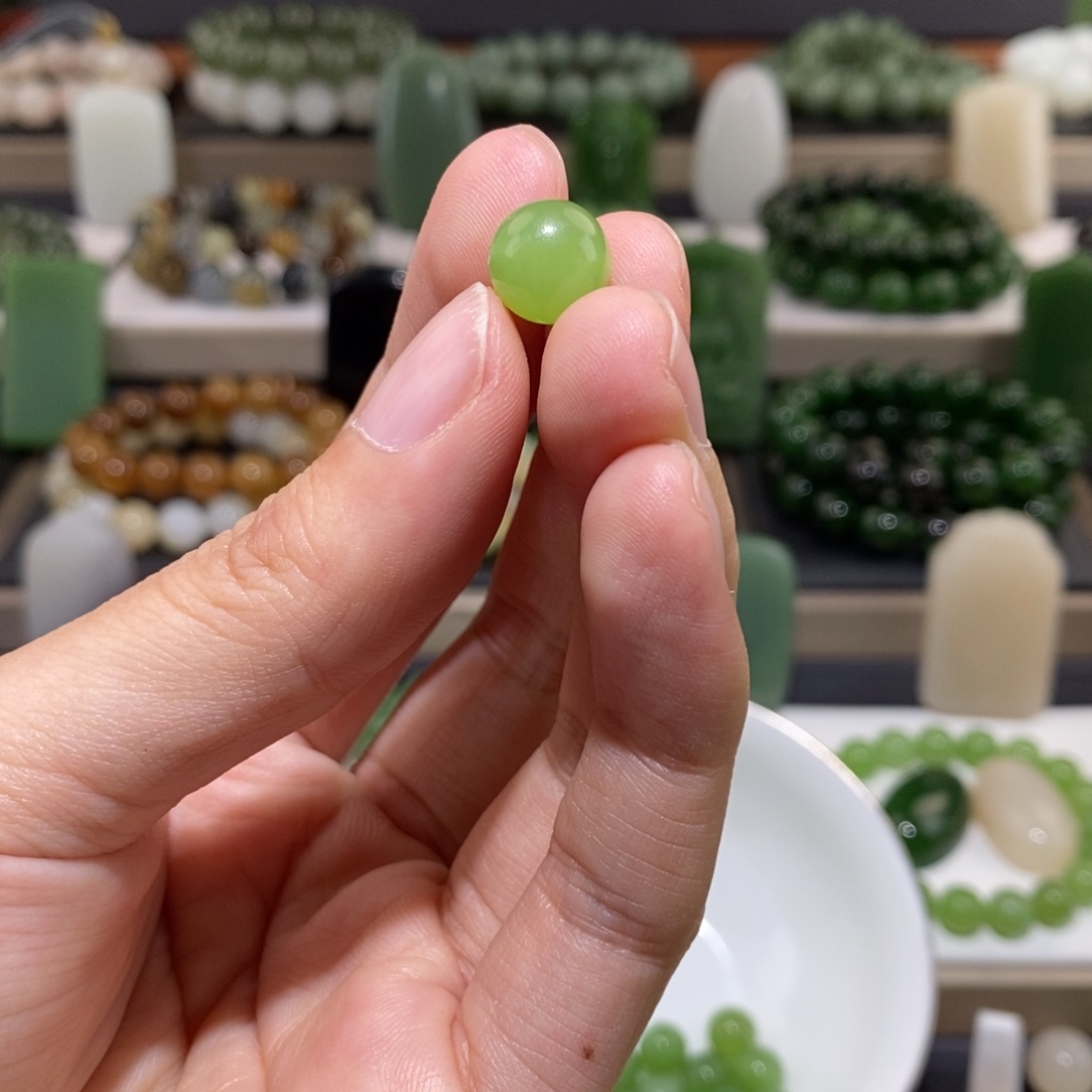 和田玉单珠未镶嵌特*蟒卡10翠青