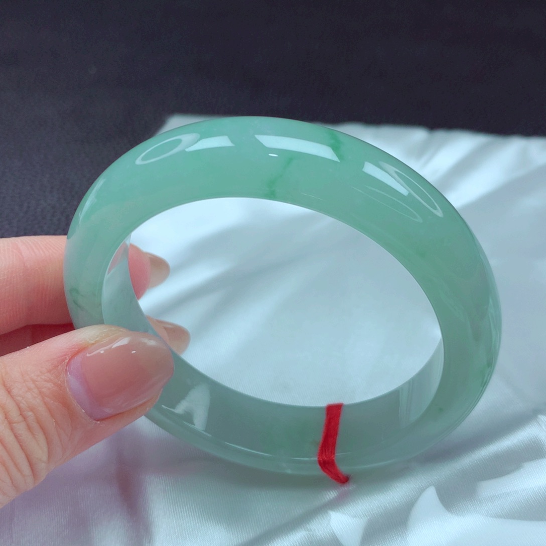 翡翠手镯未镶嵌手镯88