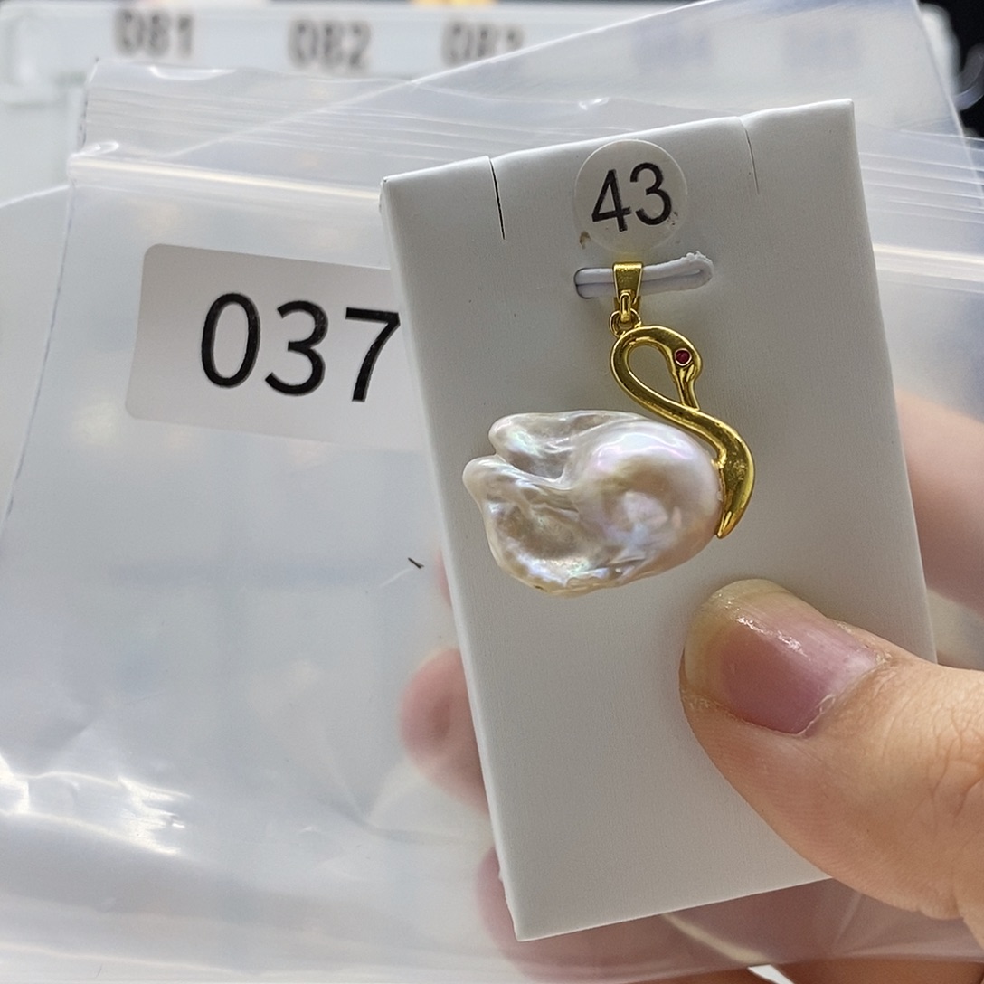 淡水珍珠合金颈饰