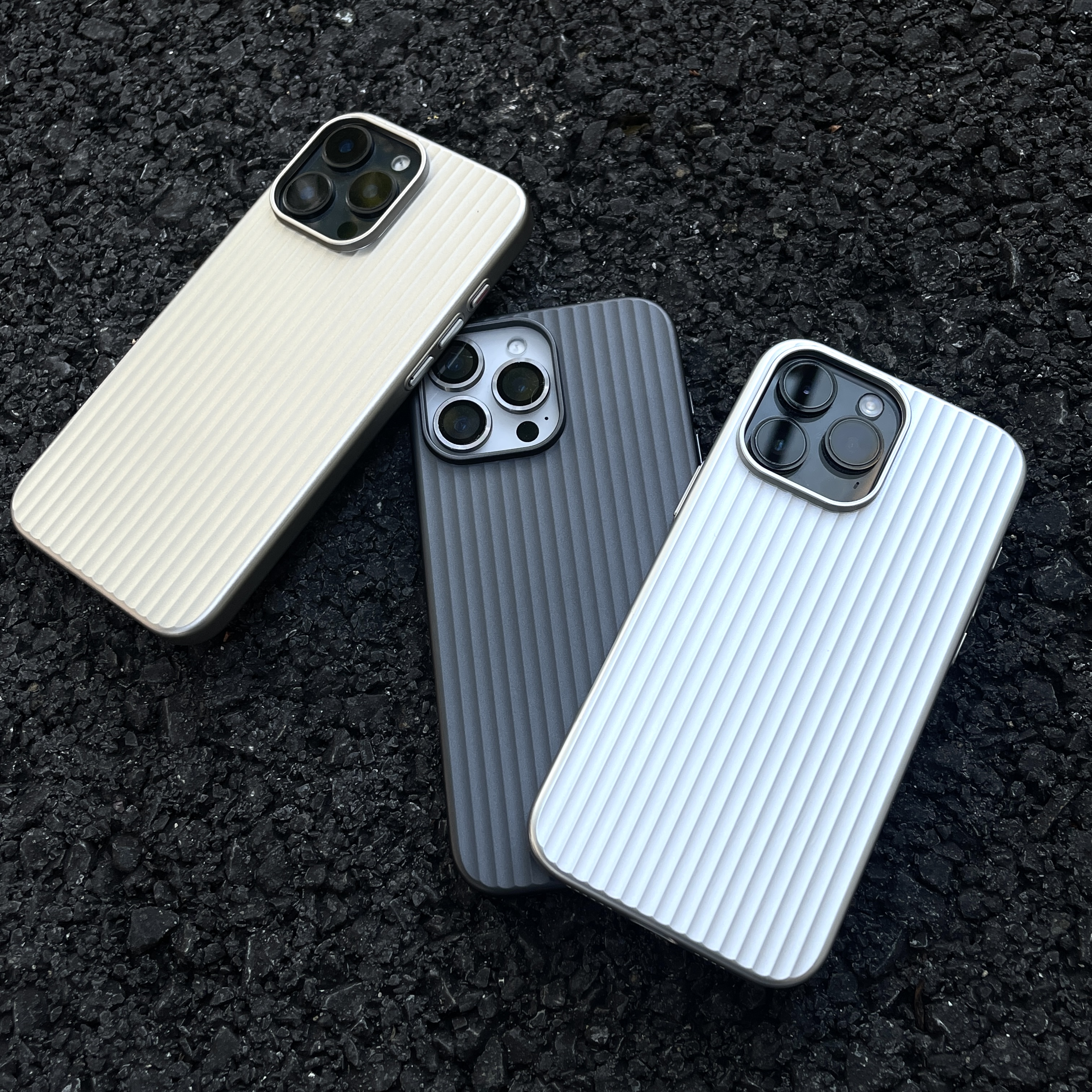 高级钛盾电镀条纹iPhone17promax手机壳磁吸16promax半硬壳15肤感