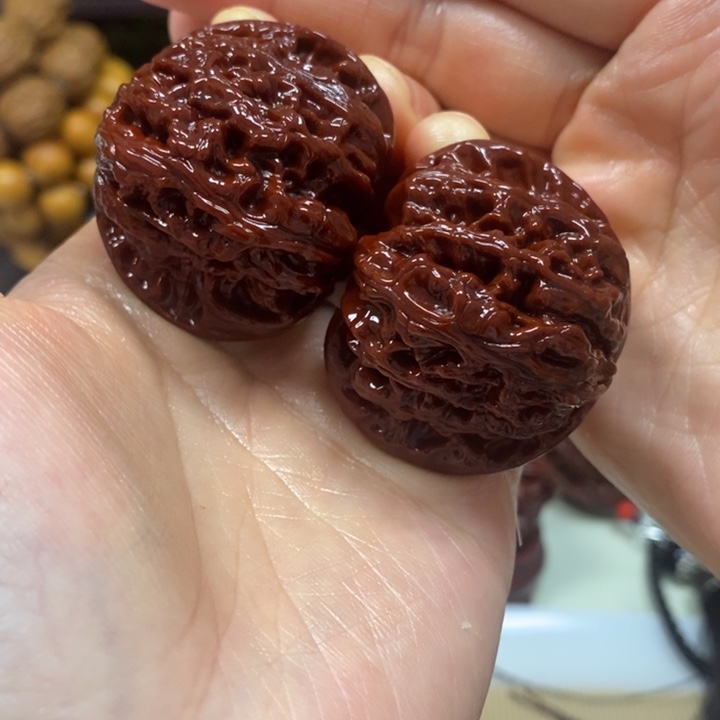 文玩核桃吊坠白狮子43