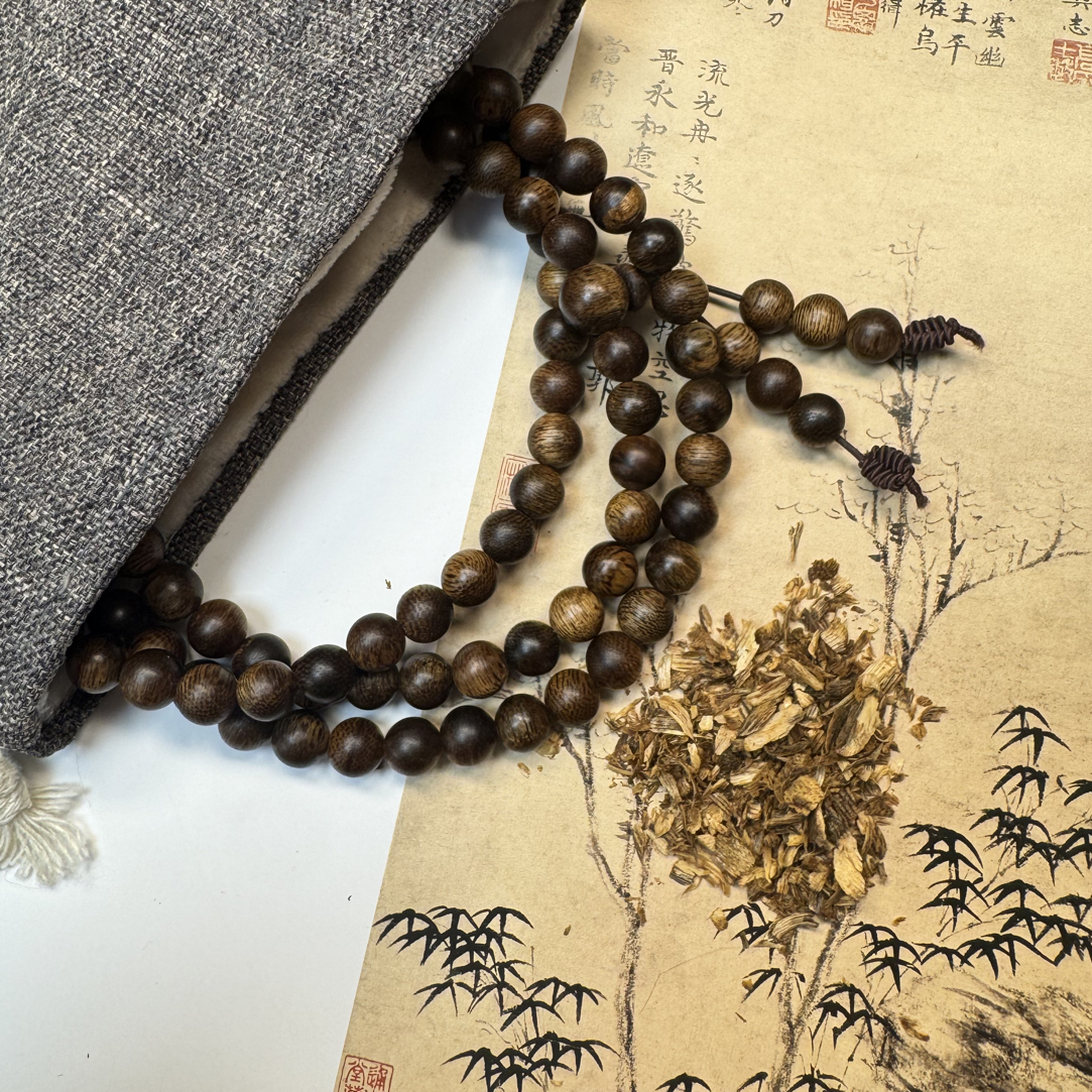 沉香[一品香苑]沉香碎屑芽庄留疤白棋多圈0.8cm沉木香作文玩