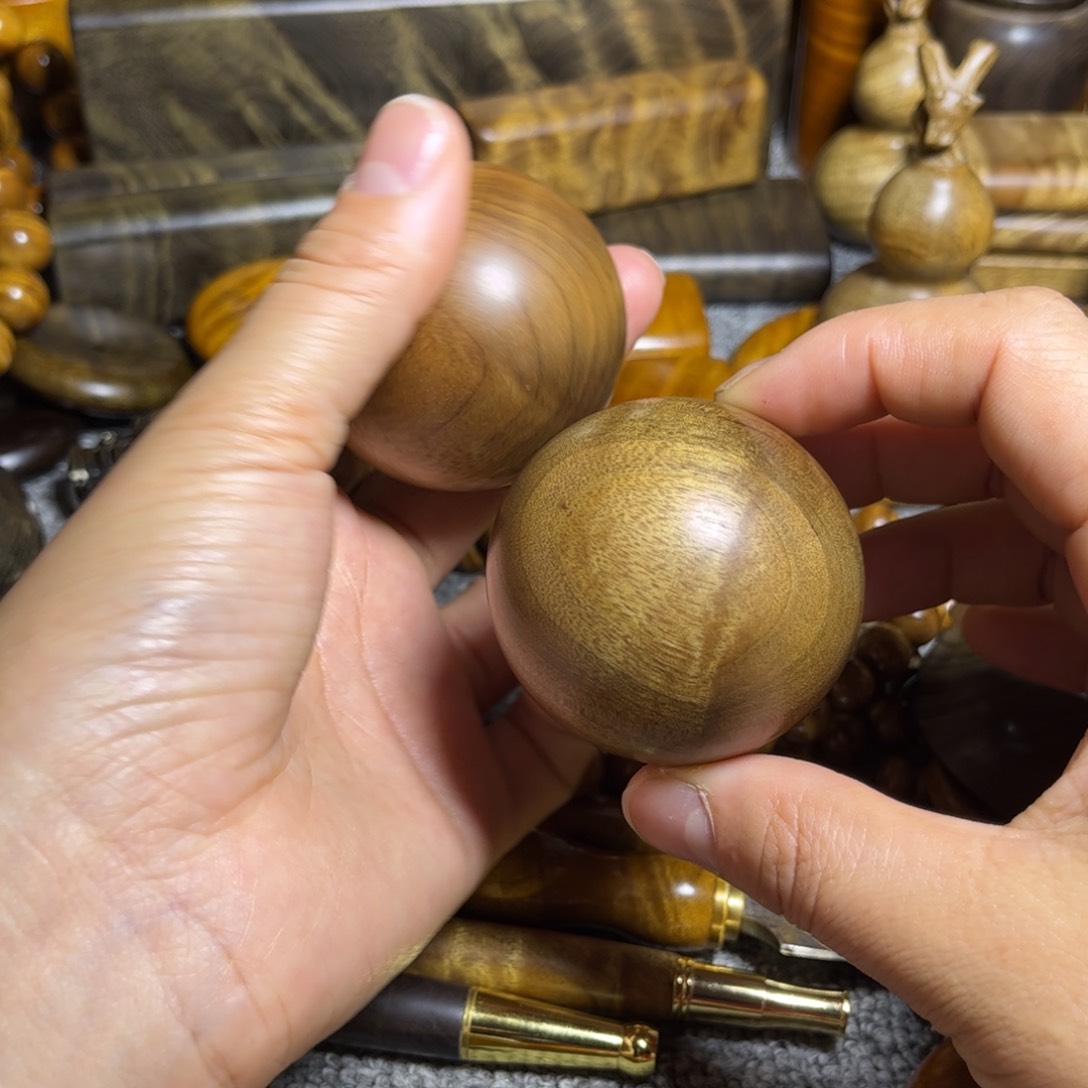 金丝楠王*刚花纹保健球5.0