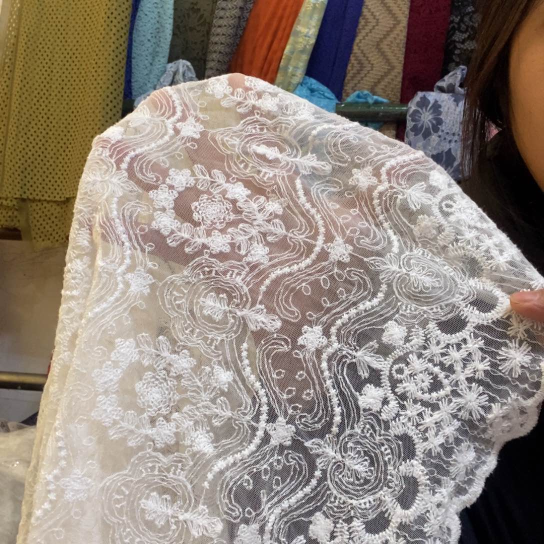 无纺布白色绣花2米一份