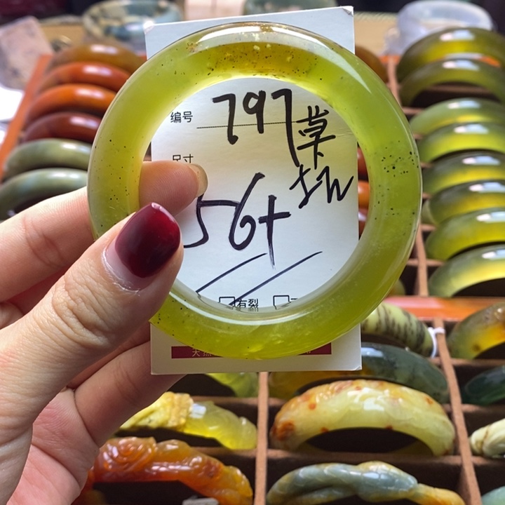 蛇纹石玉手镯未镶嵌