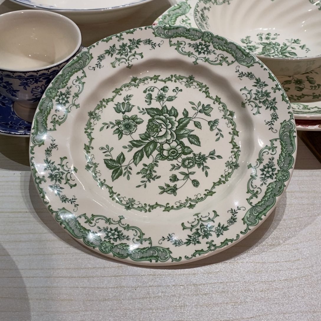 瓷微瑕绿色八寸平盘