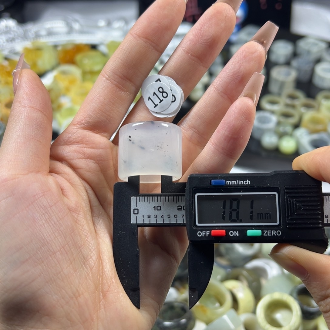 蛇纹石玉未镶嵌戒指