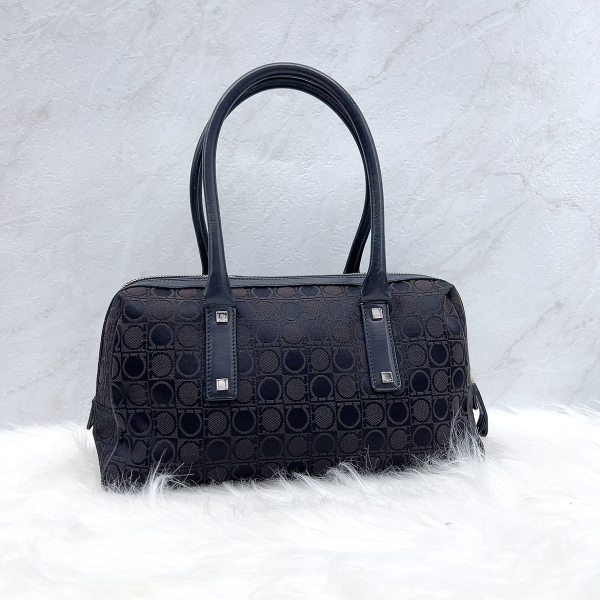 95新/菲拉格慕/包包/市场价18000/250206XL0034