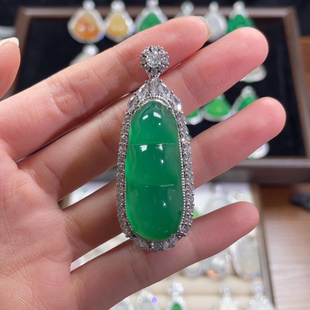 妞***～玛瑙/玉髓合金颈饰