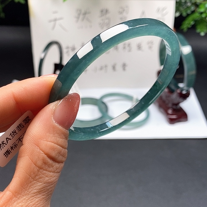 翡翠手镯未镶嵌64尺寸